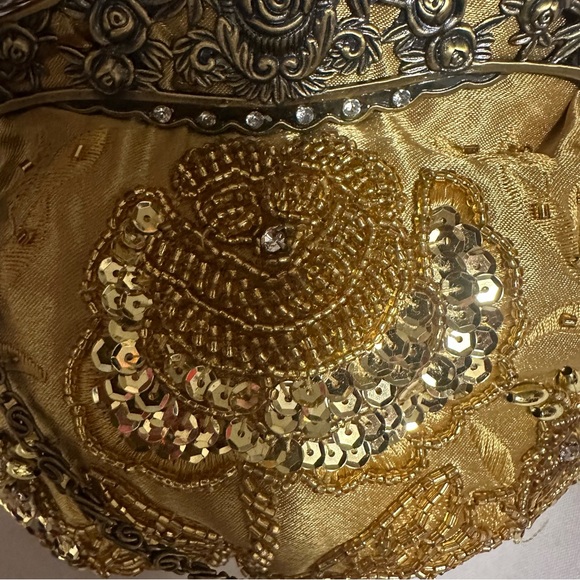 Ornate Gold Embroidered Clutch - Picture 15 of 16